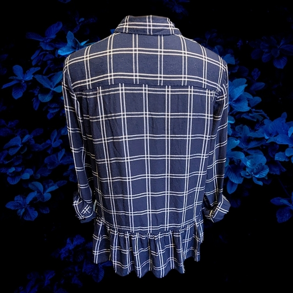 Womens Express Button Down Blouse - Picture 4 of 5